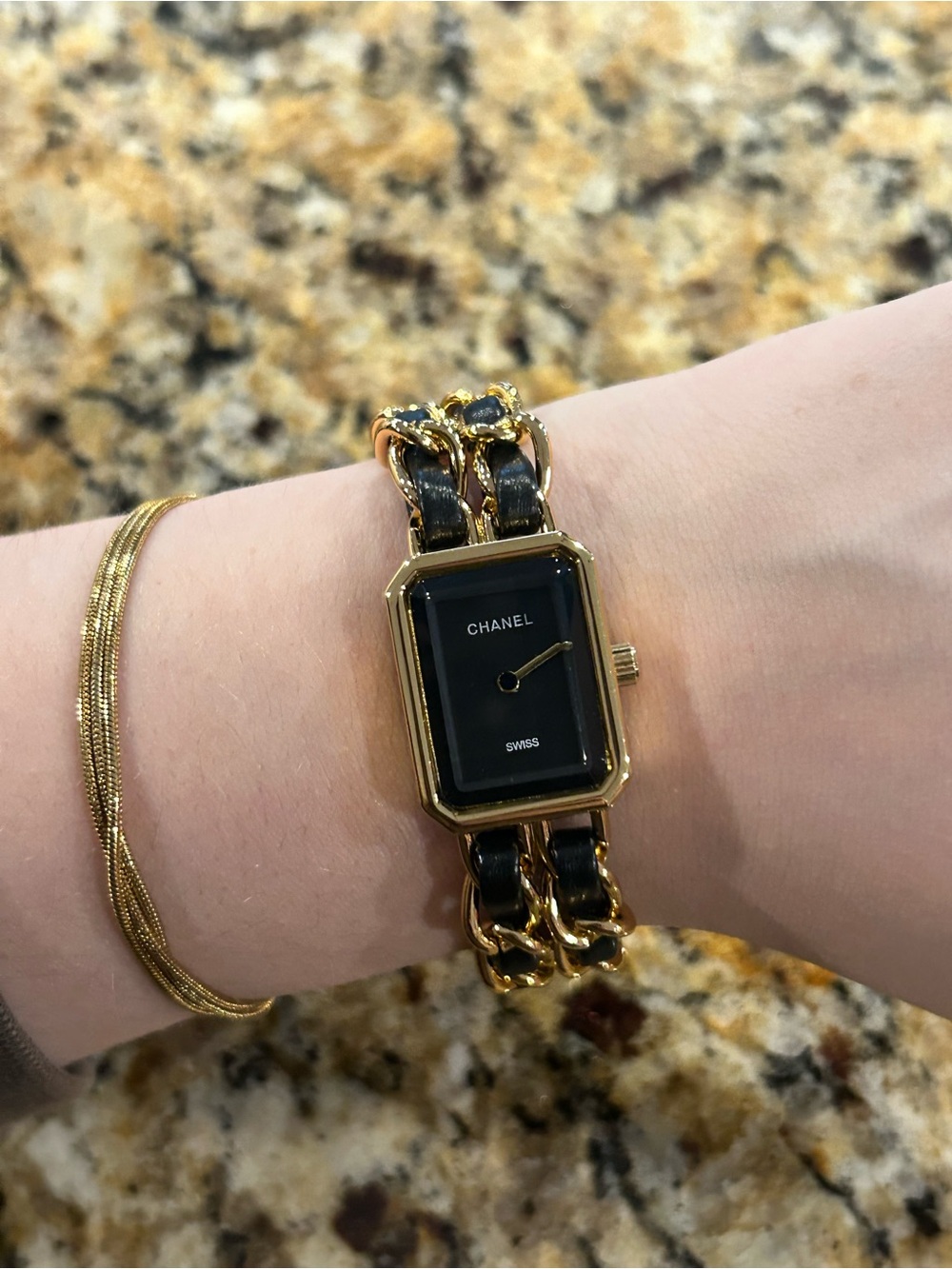 Source Unknown Gold and Black Chain-Link Bracelet Watch